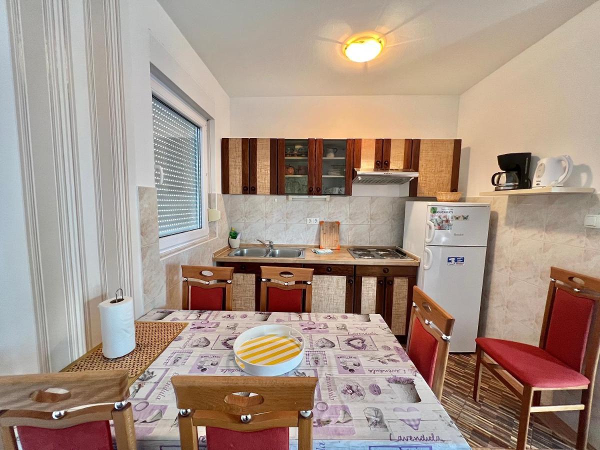 Apartmani Marija Dramalj Exterior foto