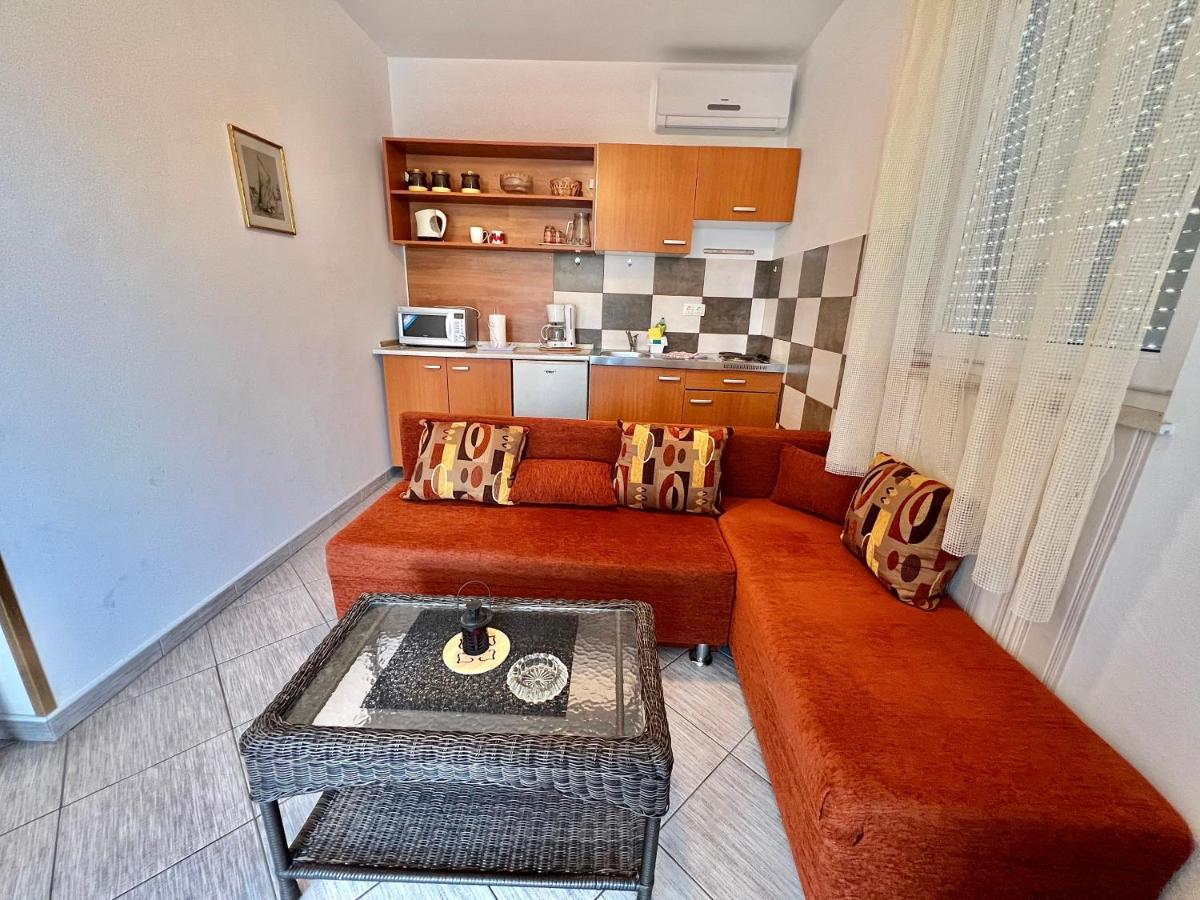 Apartmani Marija Dramalj Exterior foto